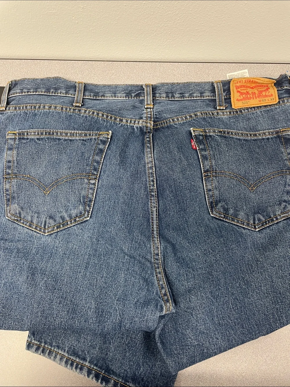 Levi's 505 Straight Leg Men's Jeans in Medium Blue Denim 42x32